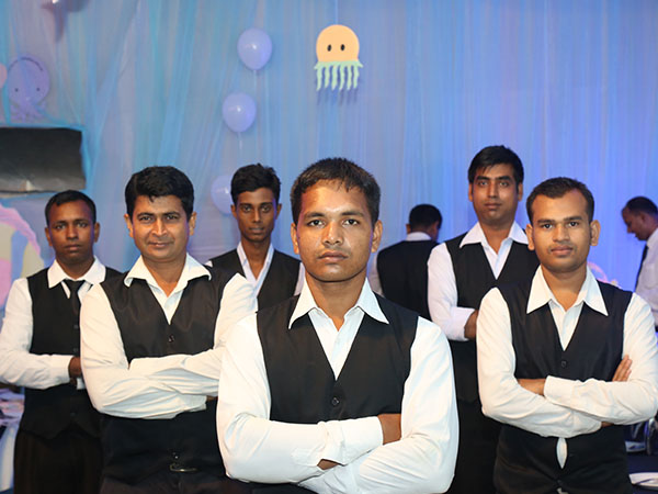 Well Trained Service Staffs